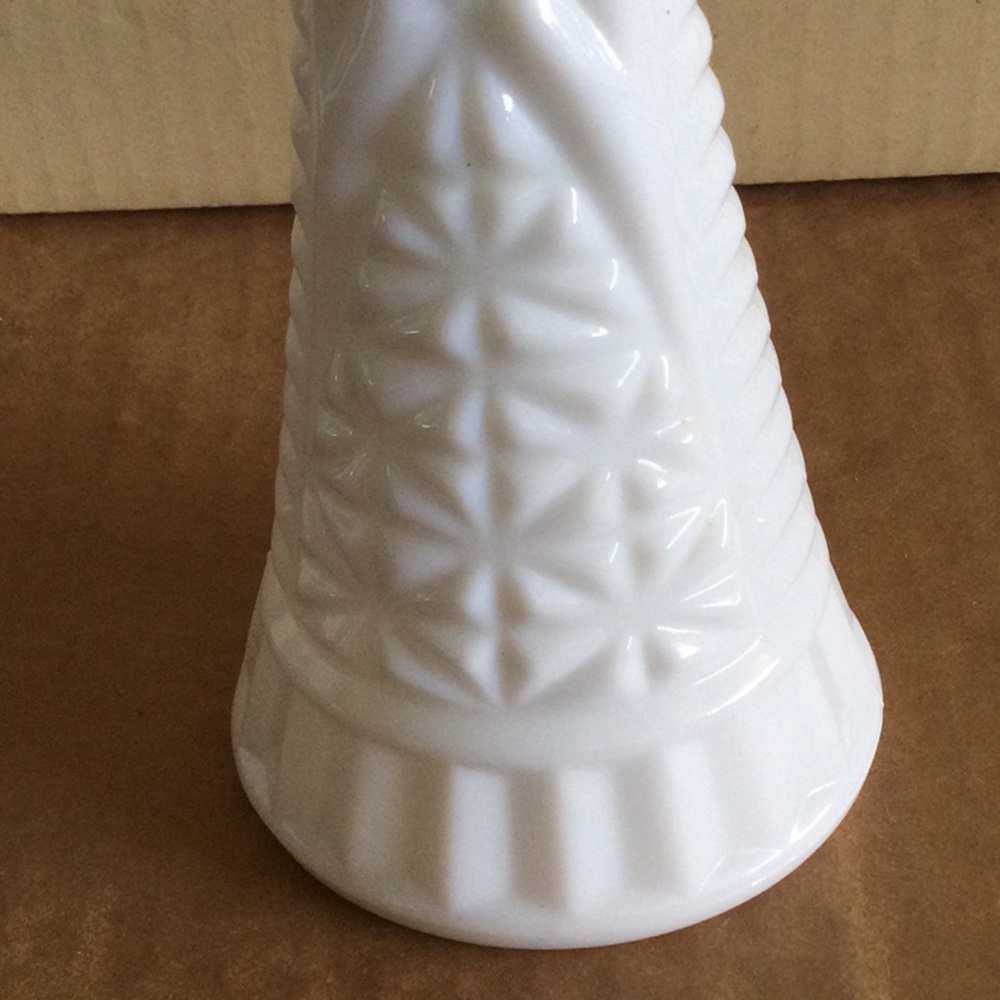 White Vase - Picture 3 of 8
